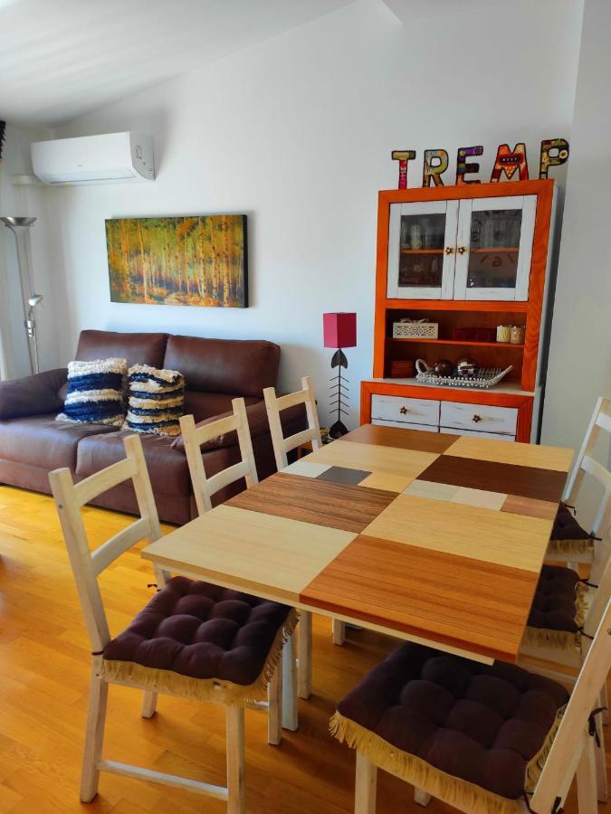 Acogedor Atico Duplex En Tremp Apartment ภายนอก รูปภาพ